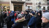 КОСТИЋ ДА НАПУСТИ ЧЕЛО САНУ: Протест испред Академије због изјаве председника ове институције о КиМ