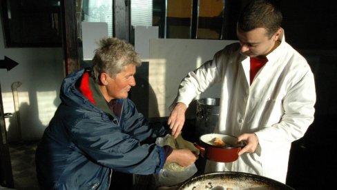 NARODNE KUHINJE U ŠAPCU: Sigurni obroci za 640 gladnih