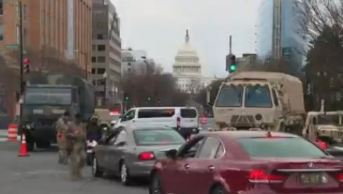 UZBUNA U VAŠINGTONU: Izbio požar u kampu za beskućnike, vatra ugašena (FOTO/VIDEO)