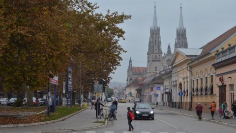 КОМУНАЛНА ИНСПЕКЦИЈА У ВРШЦУ ПОЈАЧАВА РАД: Надлежни упозоравају - Кажњаваћемо због паркирања на зеленим јавним површинама