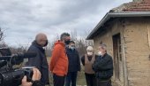 STIGLA POMOĆ NA JUG SRBIJE: Čadež uručio donaciju PKS za Lebane, Medveđu i Bojnik (FOTO)