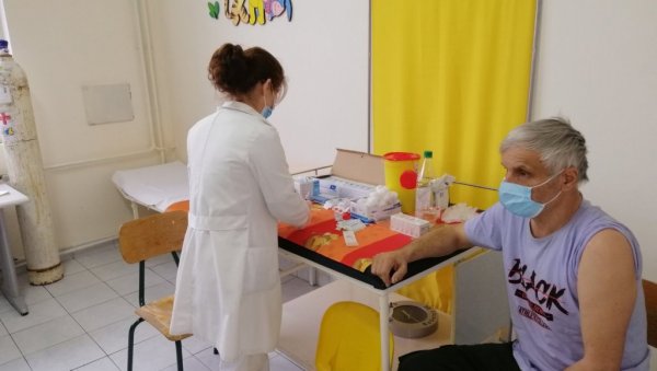 ВАКЦИНАЦИЈА У БОРСКОМ ОКРУГУ: Добар одзив грађана за имунизацију