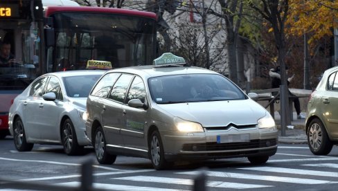 TAKSI USLUGU NAJVIŠE KORISTIMO PETKOM: Prevoz u prestonici pod lupom eksperata sa Saobraćajnog fakulteta