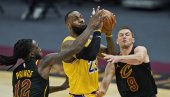 KOBIJU U ČAST: Lebron ubacio 46 za velikog prijatelja (VIDEO)