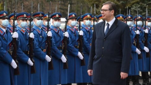 ВУЧИЋ ЧЕСТИТАО ДАН ВОЈСКЕ: Прослављамо највиши војни празник, живела Србија!