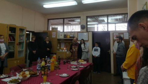 САВИНДАН ОБЕЛЕЖЕН У ЈАДРУ: Улагање у школе део мисије светосавља САВИНДАН ОБЕЛЕЖЕН У ЈАДРУ: Улагање у школе део мисије светосавља