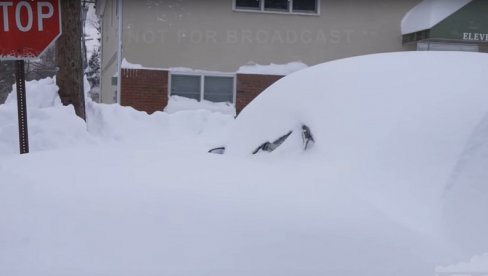 У СРБИЈИ ПРОЛЕЋЕ, У САД - ЛЕДЕНО ДОБА: У Америци оборен рекорд у снежним падавинама стар 122 године (ФОТО+ВИДЕО)