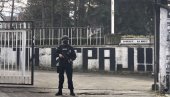 EVO ŠTA SE DEŠAVA NA STADIONU PARTIZANA: Fotografije i snimci sa lica mesta, svuda policajci sa dugim cevima (FOTO/VIDEO)