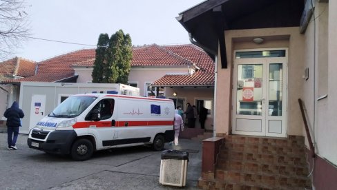 POGORŠANJE EPIDEMIJE U PARAĆINU: Građani sve opušteniji, a u kovid-ambulantama dnevno se ponovo obavi preko stotinu pregleda