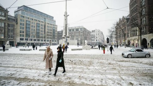 PRODUŽENE RESTRIKTIVNE MERE: Policijski čas u Holandiji još tri nedelje