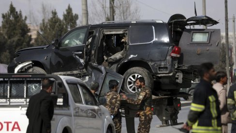 ПОГИНУЛО ПЕТ ДРЖАВНИХ СЛУЖБЕНИКА: Серија напада у Кабулу, експлодирала бомба и отворена ватра на Министарство