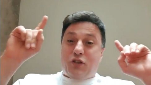 GLUP JE, PAZI!: Andrija Milošević ispričao novi vic, pa vrištao od smeha (VIDEO) GLUP JE, PAZI!: Andrija Milošević ispričao novi vic, pa vrištao od smeha (VIDEO)