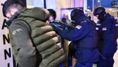 ПРИВЕДЕНА ВЕЛИКА ГРУПА МИГРАНАТА У БЕОГРАДУ: Полиција спровела акцију у престоници, спроводе их у прихватне центре (ФОТО)