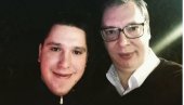 PREDSEDNIK OBJAVIO FOTOGRAFIJU SA SINOM: Aleksandar i Danilo Vučić poslali snažnu poruku (FOTO)