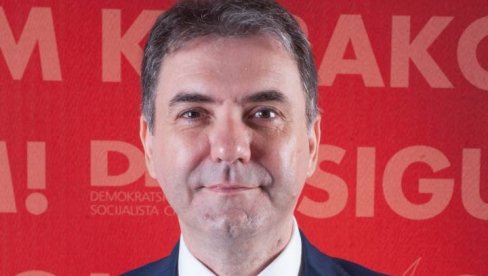 PRESEKAO, PA PRATIO KOLONU PREMIJERA SPAJIĆA: Uhapšen bivši ministar i poslanik DPS-a Petar Ivanović PRESEKAO, PA PRATIO KOLONU PREMIJERA SPAJIĆA: Uhapšen bivši ministar i poslanik DPS-a Petar Ivanović