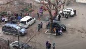 ZEMLJOTRES U JEREVANU: Građani izašli na ulice - jačina potres 4,7 stepeni Rihtera (VIDEO) ZEMLJOTRES U JEREVANU: Građani izašli na ulice - jačina potres 4,7 stepeni Rihtera (VIDEO)