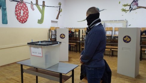 ПОЧЕЛИ ЛОКАЛНИ ИЗБОРИ НА КИМ: Биралишта отворена у 7 сати, Српска листа излази под бројем 170