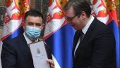 VUČIĆ ODLIKOVAO DIREKTORA KC RS Đajić: Velika čast dobiti orden od države Srbije!