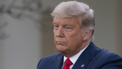 ПРЕОКРЕТ: Трамп заузео место сувозача