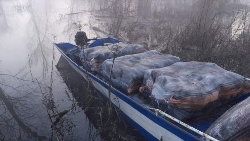 НА СКАДАРСКОМ ЈЕЗЕРУ ЗАПЛЕЊЕНО 222 КИЛОГРАМА ДРОГЕ: Црногорска полиција пресекла ланац кријумчарења наркотика