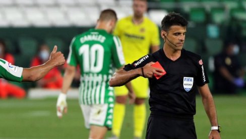 SUDIJA SUSPENDOVAN ZBOG SPORNE ODLUKE: Kažnjen čovek koji je delio pravdu na meču Valensija - Real Madrid SUDIJA SUSPENDOVAN ZBOG SPORNE ODLUKE: Kažnjen čovek koji je delio pravdu na meču Valensija - Real Madrid