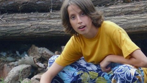 НЕ МОГУ ДА ЗАБОРАВИМ, ДА ПРЕБОЛИМ: Пре 10 година је Алекса (14) због вршњачког насиља скочио са зграде, болна порука оца пара срце! (ФОТО)