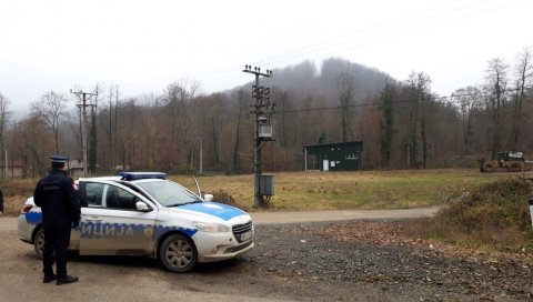 ХРВАТИ СЕ ИЗГУБИЛИ НА КОЗАРИ: Полиција спасила брачни пар с двогодишњим дететом