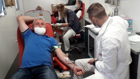 DAJTE KRV I NEKOM SPASITE ŽIVOT! Apel Crvenog krsta Sombora DAJTE KRV I NEKOM SPASITE ŽIVOT! Apel Crvenog krsta Sombora