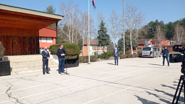 ВЕЛИКИ ПРОЈЕКТИ НА КИМ - Вучић најавио: Гради се КБЦ у Грачаници и нови пут од Јариња до Косовске Митровице