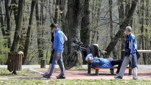 ПОЛЕН ДРВЕЋА ПОЧЕО ДА ГУШИ: Биљке већ увелико цветају