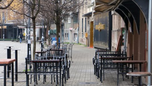 SRBIJA SE ZAKLJUČAVA NA JOŠ SEDAM DANA? Krizni štab pred teškom odlukom - ko bi mogao da radi skraćeno, a ko preko šaltera