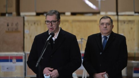 VUČIĆ URUČIO POMOĆ REPUBLICI SRPSKOJ: Srbija kupila 2.200 respiratora, najbolji smo po svemu u Evropi (FOTO)