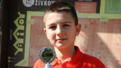 FILIP ĐOKIĆ PREMOSTIO DRINU: Dečak iz Brčkog, najbolji mladi teniser do 12 godina u Srbiji i BiH FILIP ĐOKIĆ PREMOSTIO DRINU: Dečak iz Brčkog, najbolji mladi teniser do 12 godina u Srbiji i BiH