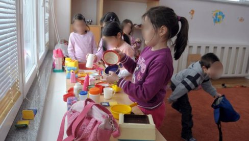 ЕНГЛЕСКИ ЗА 16.500 ПРЕДШКОЛАЦА: Почели бесплатни часови у државним и приватним вртићима ЕНГЛЕСКИ ЗА 16.500 ПРЕДШКОЛАЦА: Почели бесплатни часови у државним и приватним вртићима