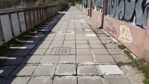 NA PASARELU MOTRI I GRAD: Najavljena popravka Stankomovog mosta koji povezuje Julino i Banovo brdo