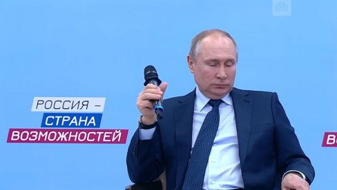 PUTIN SE TESTIRAO: Imam pozitivan rezultat nakon vakcinacije