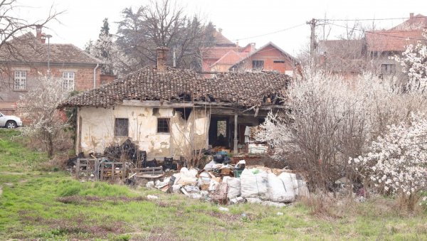 ВЛАЈКОВИЋЕВА КУЋА ЧЕКА НЕИМАРЕ: ГО Гроцка са Заводом за заштиту споменика покреће обнову културног добра у Улици 17. октобра