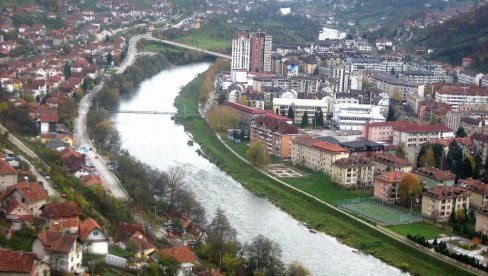 PESNIČKA OAZA NA OBALAMA LIMA: U antologijskom izboru poezije Drvo zavičaja zastupljeno 40 najpoznatijih pesnika Priboja sa po više pesama