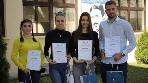 VRŠAC BIO DOBAR DOMAĆIN: Republičko takmičenje iz poslovne ekonomije okupilo najbolje srednjoškolce