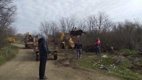 ОД ДЕПОНИЈЕ ПРАВЕ ПАРКИНГ СА НАЈМАЊЕ 1.000 МЕСТА: Све већи број туриста у Белој Цркви диктира нове услове (ФОТО)