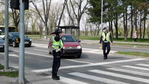 VOZAČI OPREZ! Za vikend rigorozne kontrole, a policijska vozila sada imaju nove mogućnosti