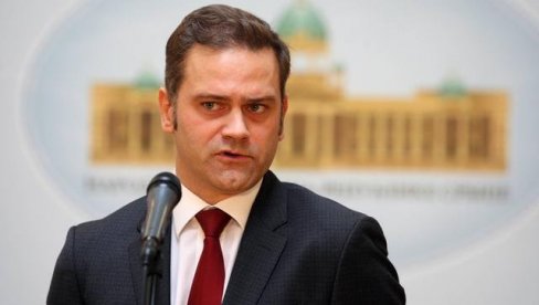 БОРКО, СЕДИ КЕЦ КО ВРАТА Реакције на изјаву Стефановића: Чекаш да те мрзитељи Србије ставе на канабе да пљујеш своју земљу