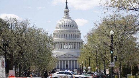 ПРЕДУЗМИТЕ НЕШТО: Трамп тврди да је ФБИ подстицао нереде у близини Капитола у јануару 2021.