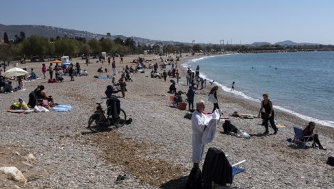 DA LI MASKU MORAMO DA NOSIMO I NA PLAŽI: Seničić otkrio kako ćemo letovati ove godine - Pravila se menjaju!