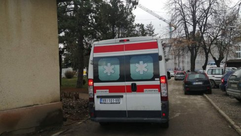 SLETELA SA PUTA I UDARILA U KUĆU: Povređena devojka, njen saputnik zadobio teške povrede SLETELA SA PUTA I UDARILA U KUĆU: Povređena devojka, njen saputnik zadobio teške povrede