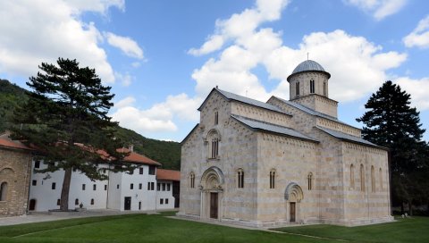 ВЕРСКЕ СЛОБОДЕ У ЛАЖНОЈ ДРЖАВИ НЕ ПОСТОЈЕ: Из Високих Дечана прокоментарисали апсурдну забрану приштинских власти