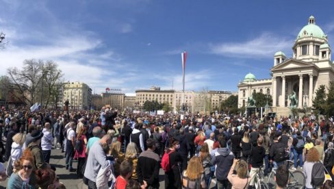 PROTEST ISPRED SKUPŠTINE: Ekološki ustanak u Beogradu, Zorana Mihajlović: Nikom ne donosi dobro ako se to pitanje koristi u političke svrhe