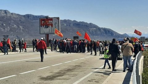 ИЗА ПРОТЕСТА СТОЈИ  МИЛО? Против одлука нове Владе Црне Горе устао комитски савез, свега њих 60 успело да паралише целу државу