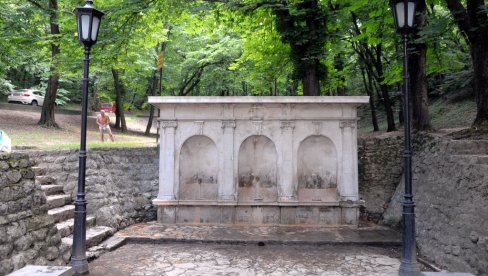 ЗА ПИЋЕ САМО У ЈАЈИНЦИМА: Анализа квалтета воде ГЗЗЈЗ са јавних чесми са изворском водом
