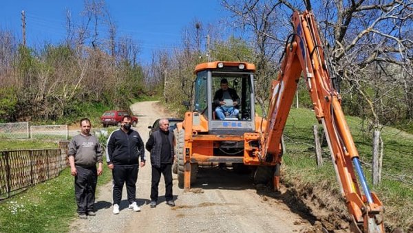 УРЕЂЕЊЕ АТАРСКИХ ПУТЕВА У РАТКОВИЋУ: Планирано и ископавање јаркова